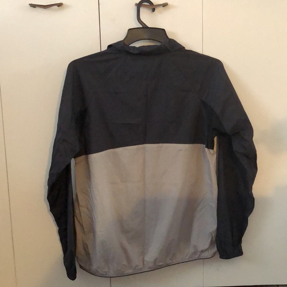 Uniqlo Windbreaker Jacket - Picture 2 of 4
